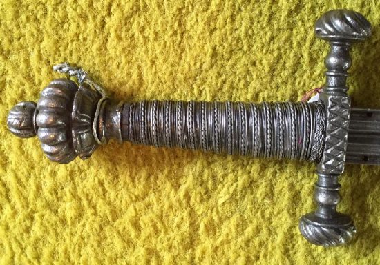 ﻿Fine Chiseled European Dagger, ca. 1650 - Image 2