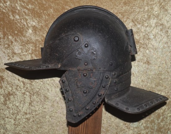 ﻿English Officer’s Lobster Tail Helmet, ca. 1640