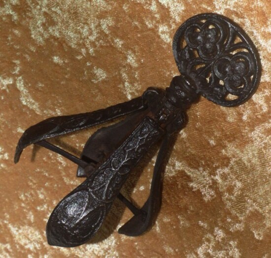 ﻿Rare “Pear of Anguish” Torture Device - Image 3