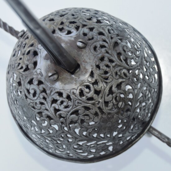 ﻿Chiseled and Pierced Spanish or Portuguese Cuphilt Rapier, Mid-17th C - Image 6