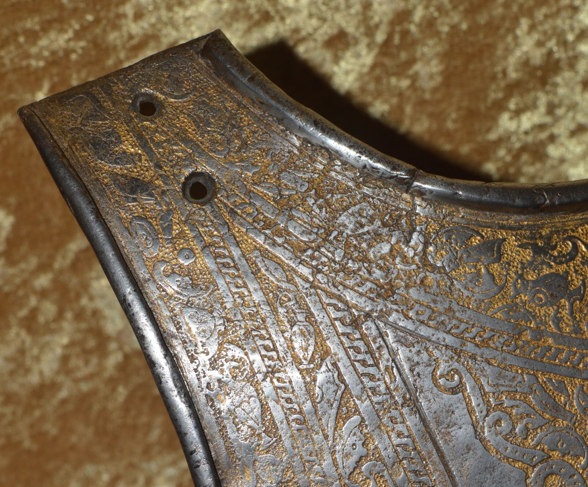 North Italian Etched and Gilt Breastplate, ca. 1580 - Image 11