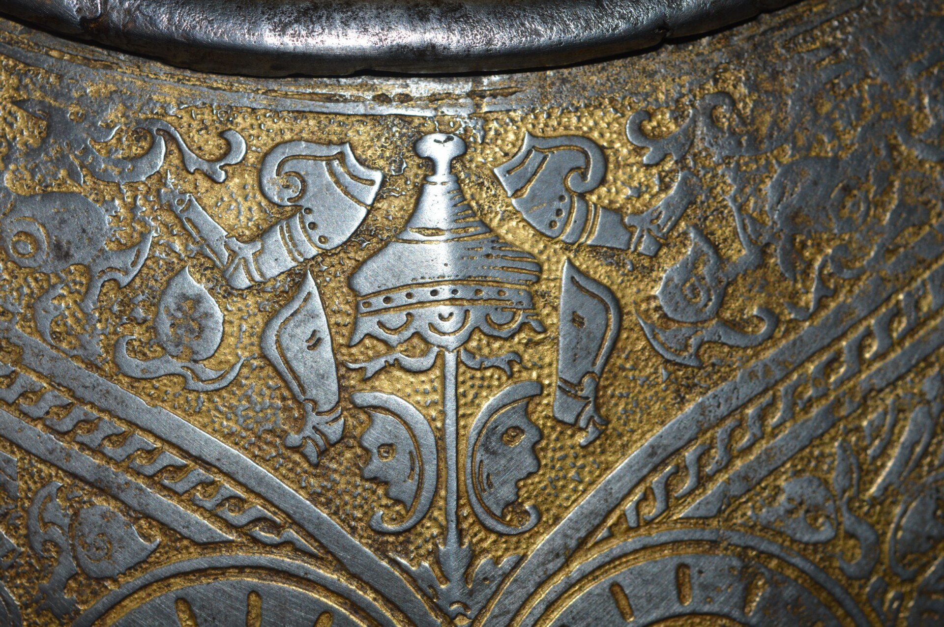 North Italian Etched and Gilt Breastplate, ca. 1580 - Image 10