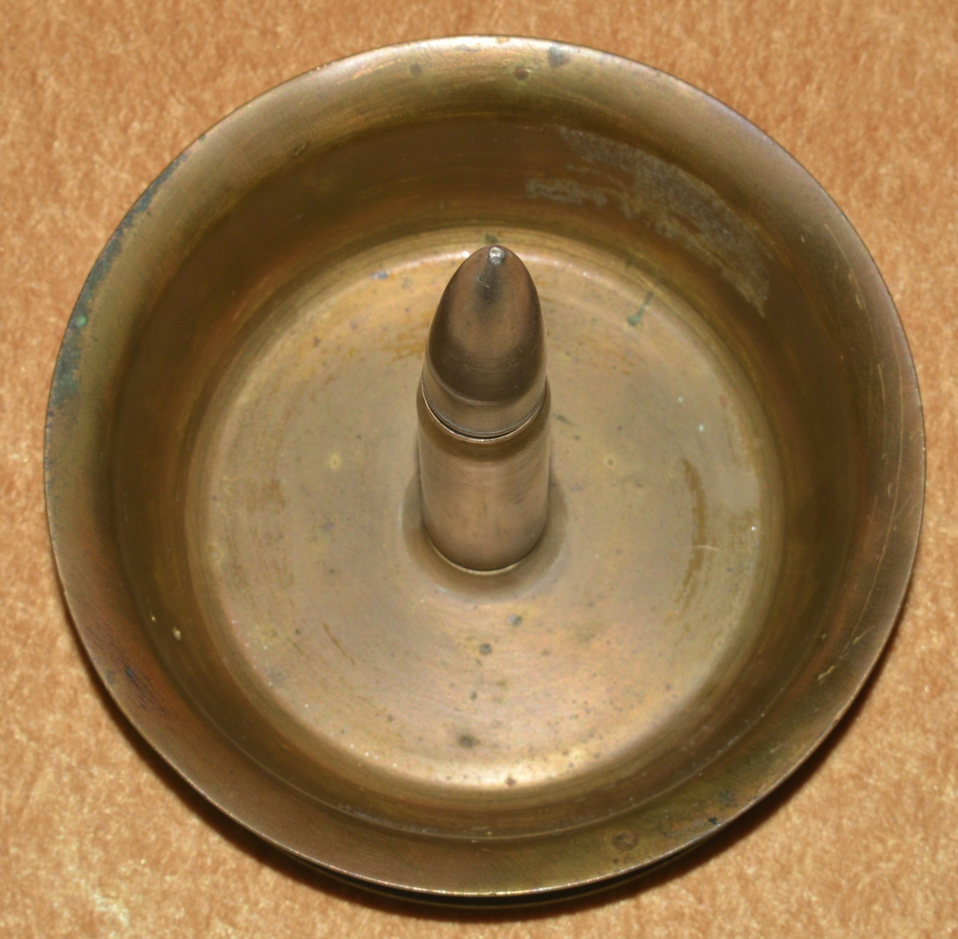 Presentation WWII US Trench Art Ash Tray - Image 5