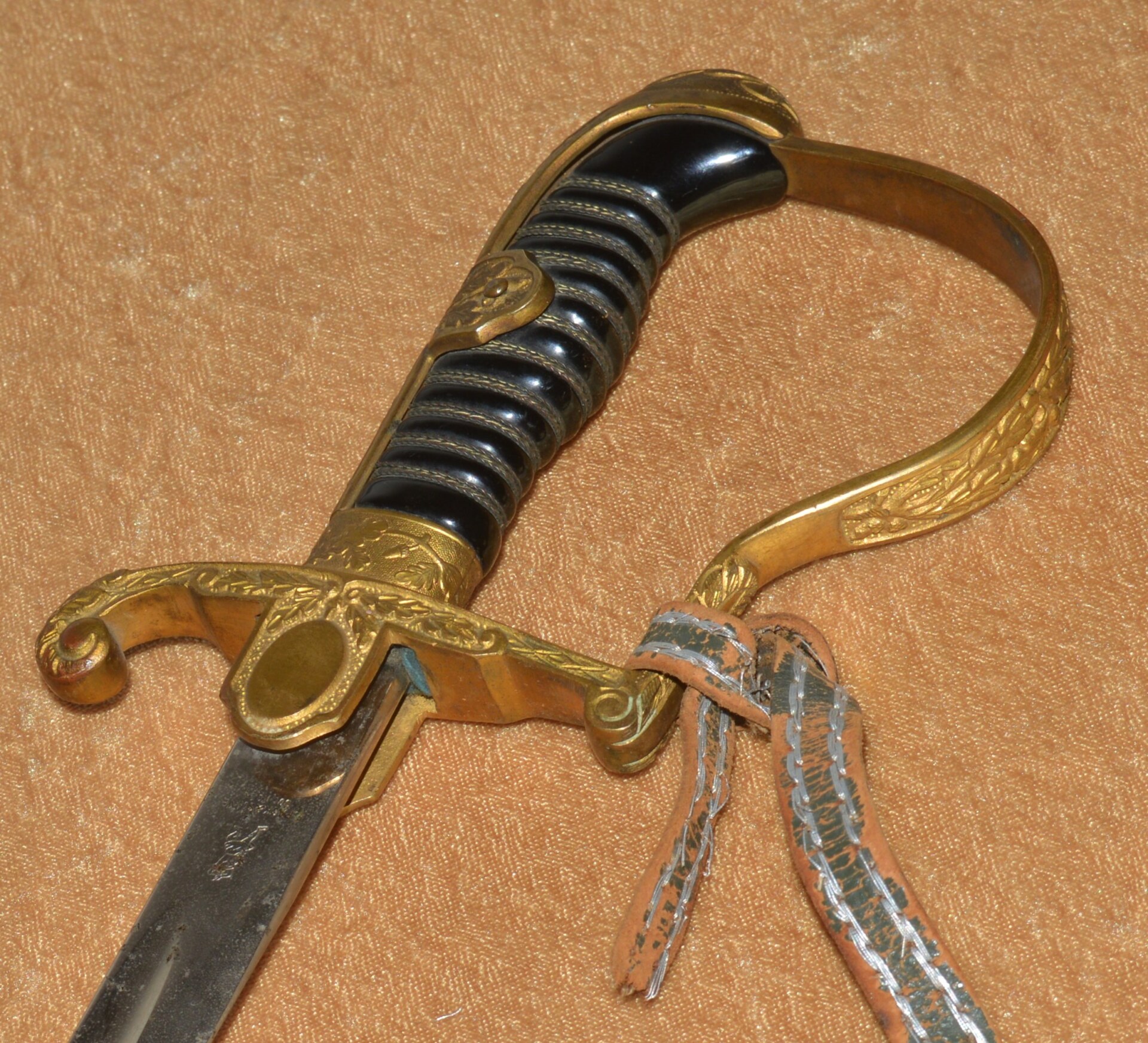 Nazi WWII Army Officer’s Dove Head Sword by Pack & Sohne - Image 4
