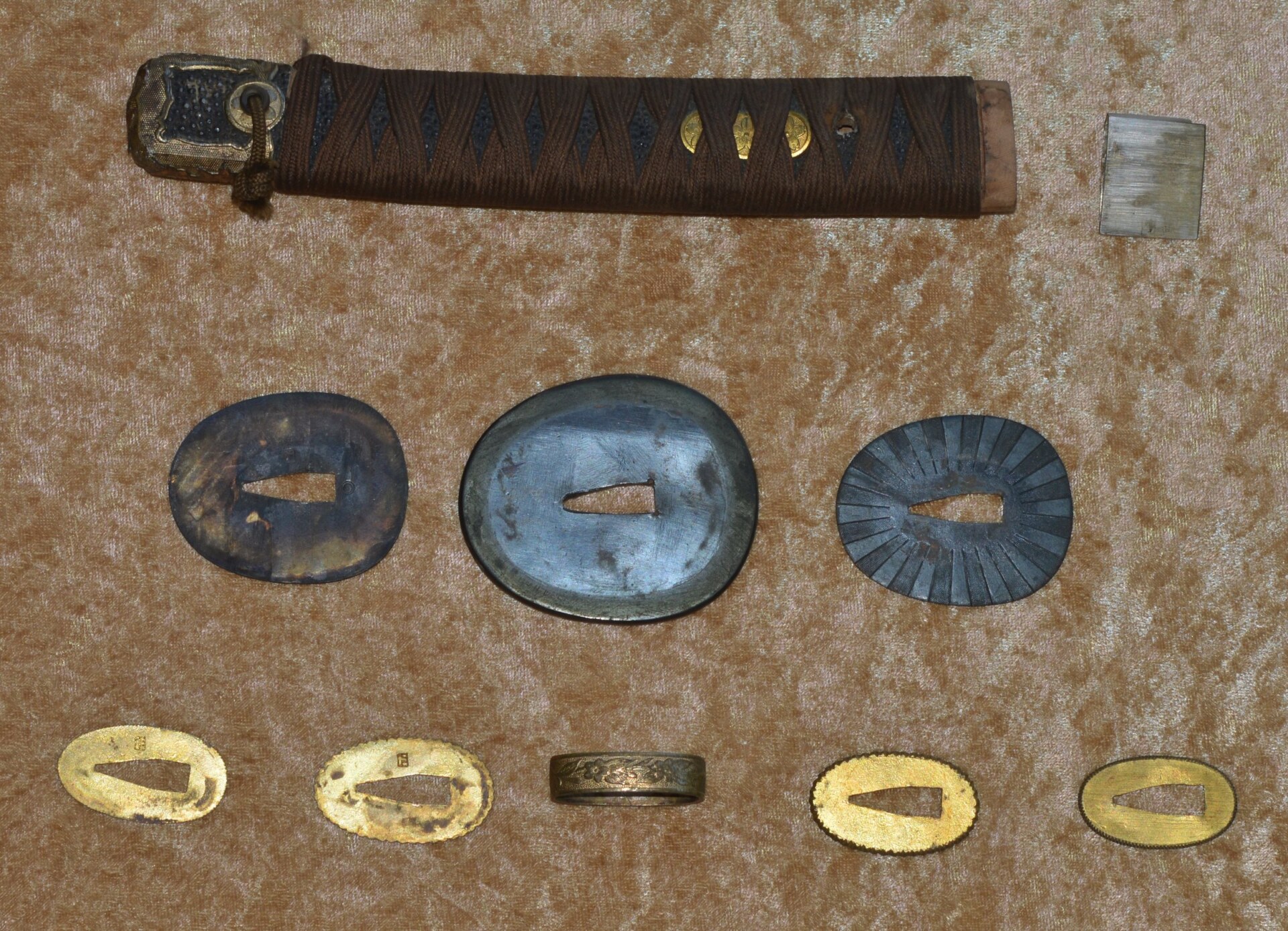 Signed and Dated Japanese WWII Naval Officer’s Kai Gunto Katana - Image 4
